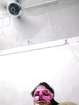 wildsakhi on StripChat