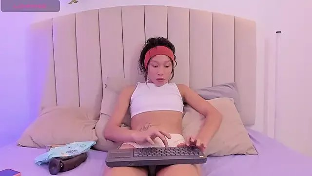 Willow_Wright on StripChat