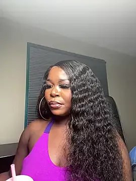 WomanNextdoor1 on StripChat