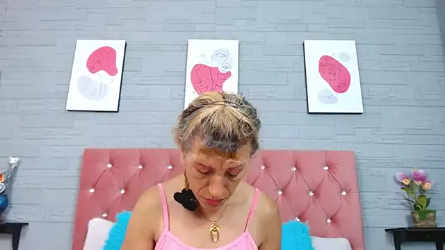 Freechat xandrinakarzon on StripChat