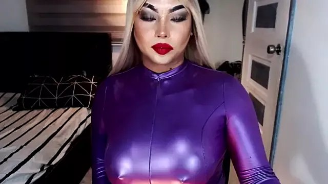 xTrixieMae on StripChat