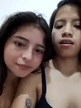 Xuxi_XXX on StripChat 