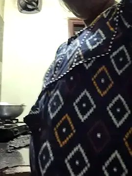 yamini1431 on StripChat