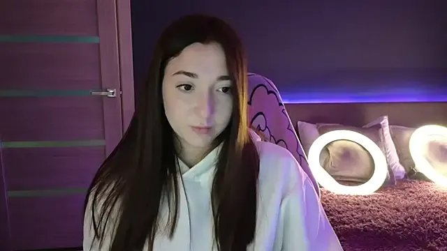 YasmineWest on StripChat