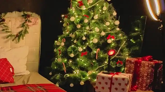 YasmineWest on StripChat