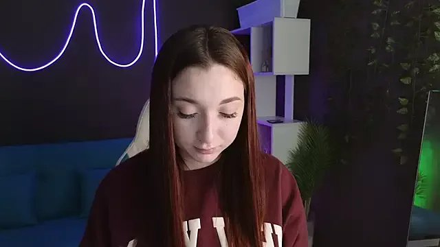 YasmineWest on StripChat