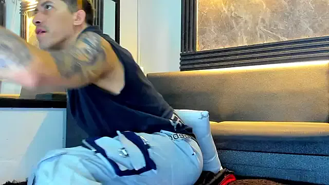 Offline yeckodream on StripChat