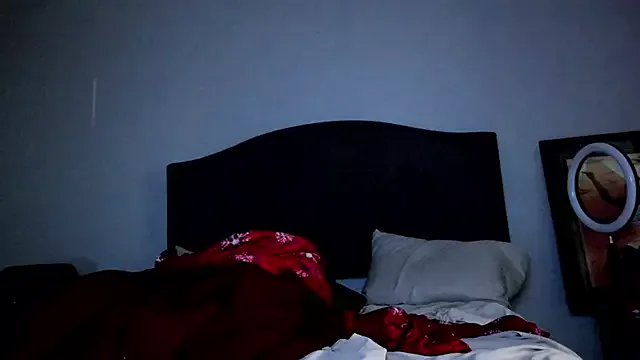 Offline yiauana on StripChat