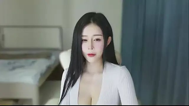 Model Yiyi_3523