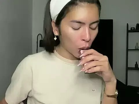 your_bianca69 on StripChat