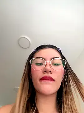 Offline Your_Honeey on StripChat