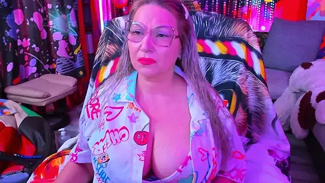 YOUR_MATURE_FANTASY on StripChat