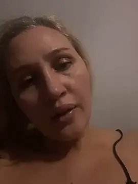 YourBlondee on StripChat