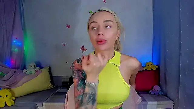 YourLizzyDoll on StripChat