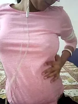 Offline Yoursmimi on StripChat