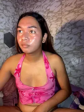 Freechat youryummybaby on StripChat