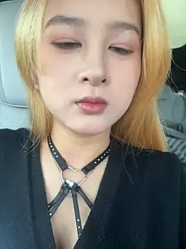 yuki_june on StripChat