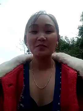 yula-bi on StripChat