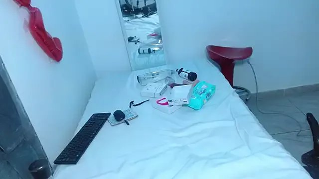 YUSELFI_ROSS_ on StripChat