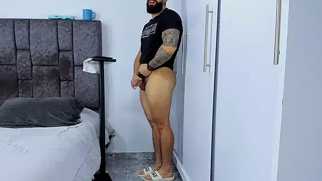 Zack_Froone on StripChat