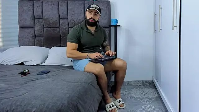 Zack_Froone on StripChat