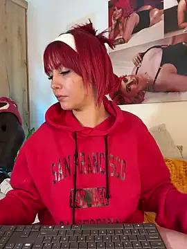 Offline zafiro_mo0n on StripChat