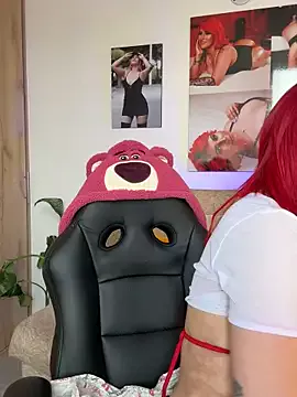 Offline zafiro_mo0n on StripChat