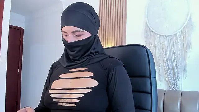 zali_mahamed — SHOW BOOBS