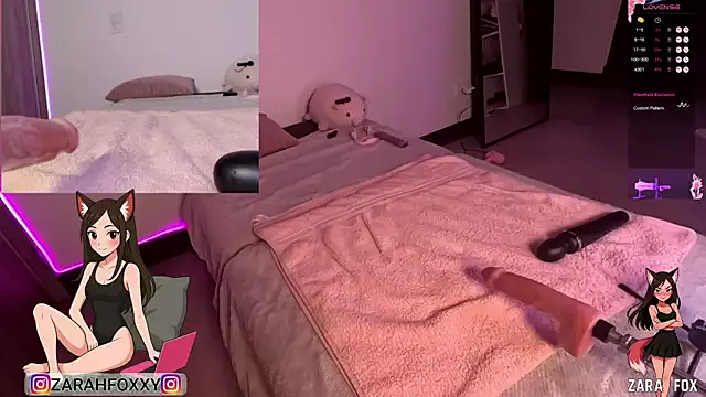 ZaraaFox on StripChat 