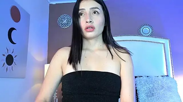 ZaraGold on StripChat