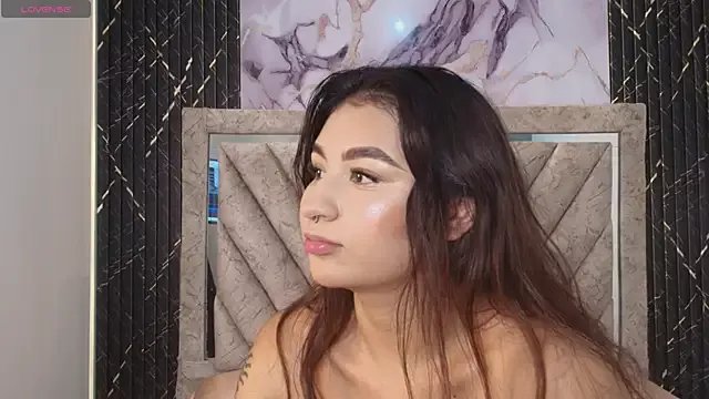 Zayda_1 on StripChat