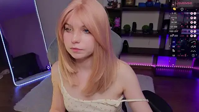 zelda_1 on StripChat
