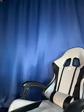 Offline zui_lu on StripChat