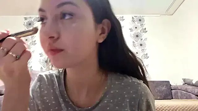 ZyntraLoom on StripChat